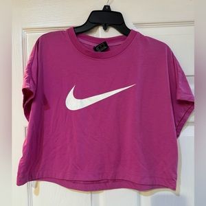 Nike Cropped Shirt